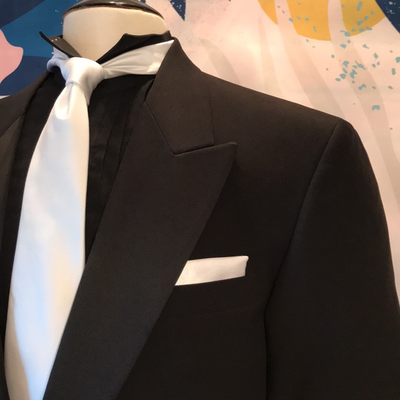 Adolfo Tuxedo Coat - Picture 8 of 17